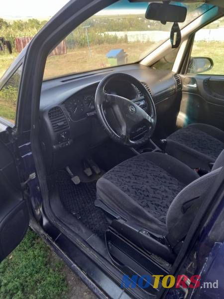 2000' Opel Zafira photo #2