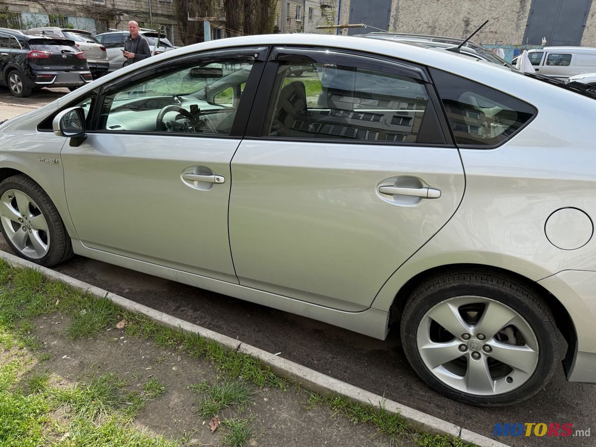 2010' Toyota Prius photo #4