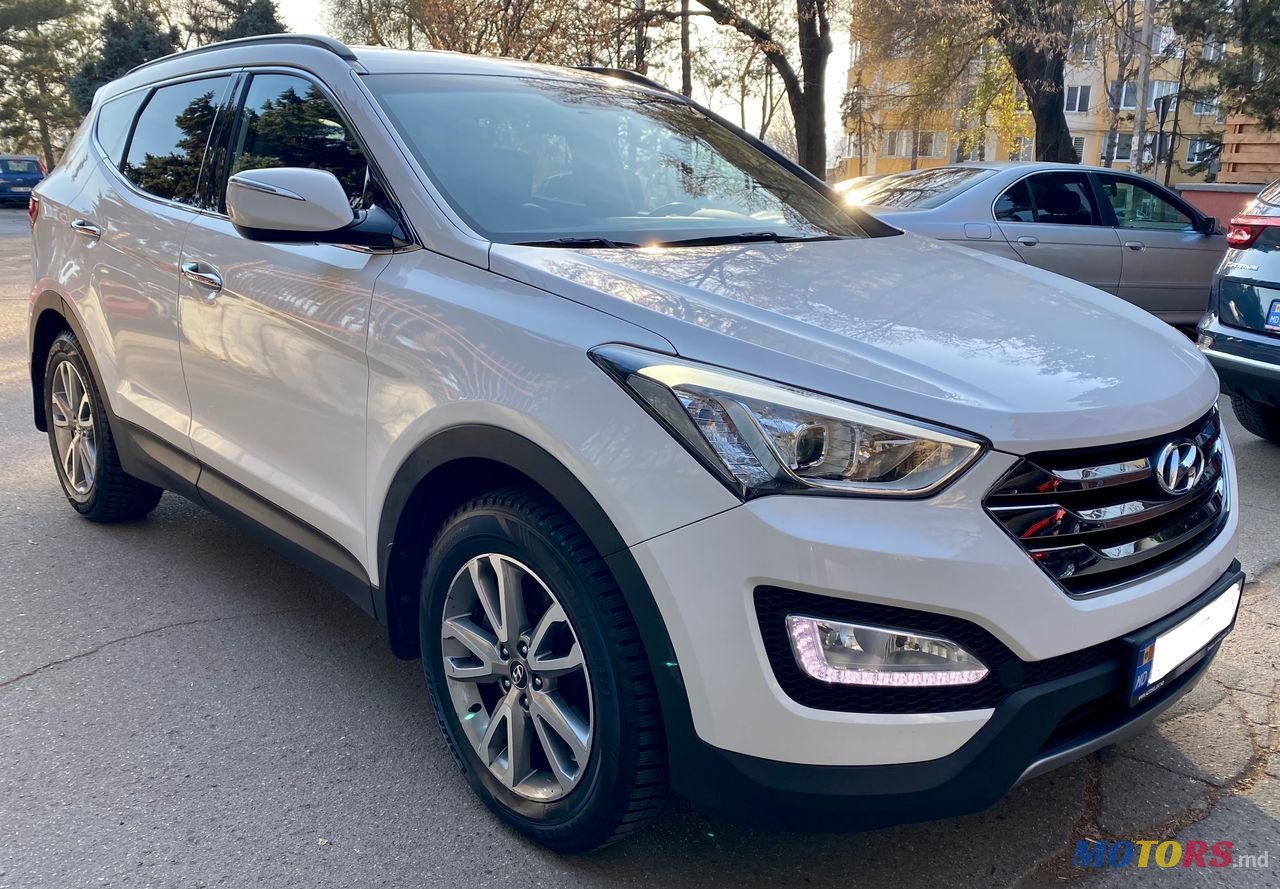 2014' Hyundai Santa Fe photo #3