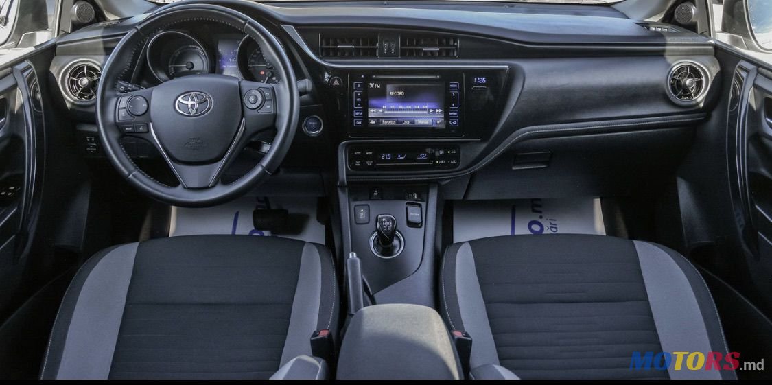 2016' Toyota Auris photo #6