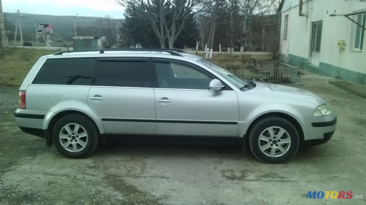 2004' Volkswagen Passat photo #4