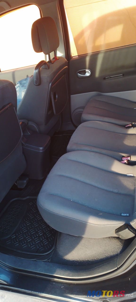 2008' Renault Scenic photo #2