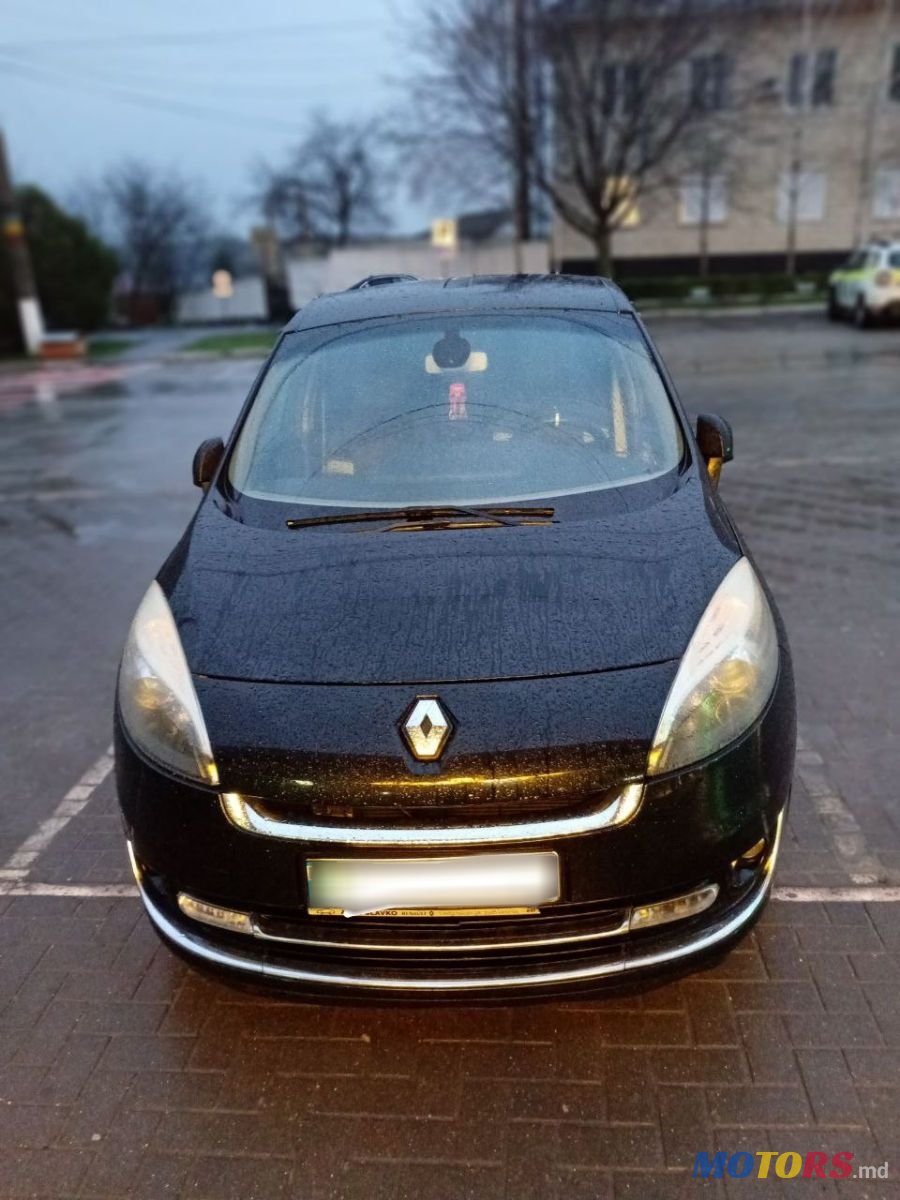 2012' Renault Grand Scenic photo #2