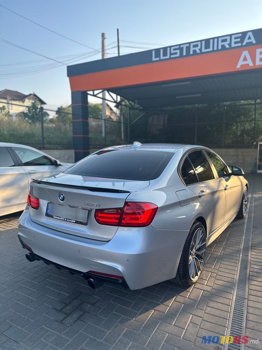 2015' BMW 3 Series photo #3