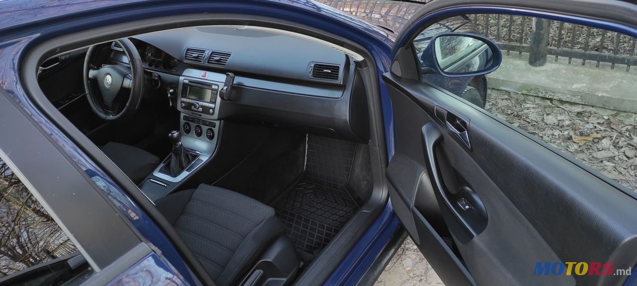 2007' Volkswagen Passat photo #2