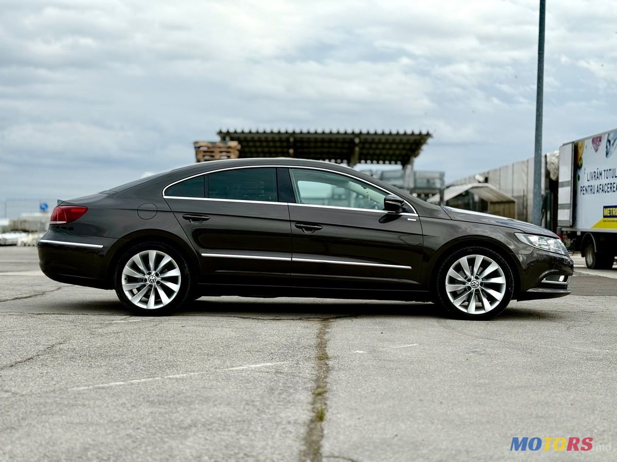 2014' Volkswagen Passat photo #2