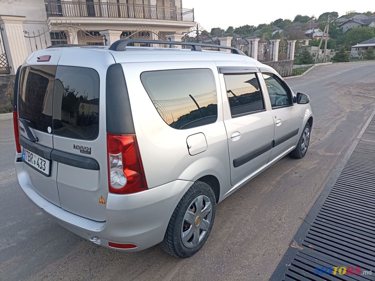 2009' Dacia Logan Mcv photo #6