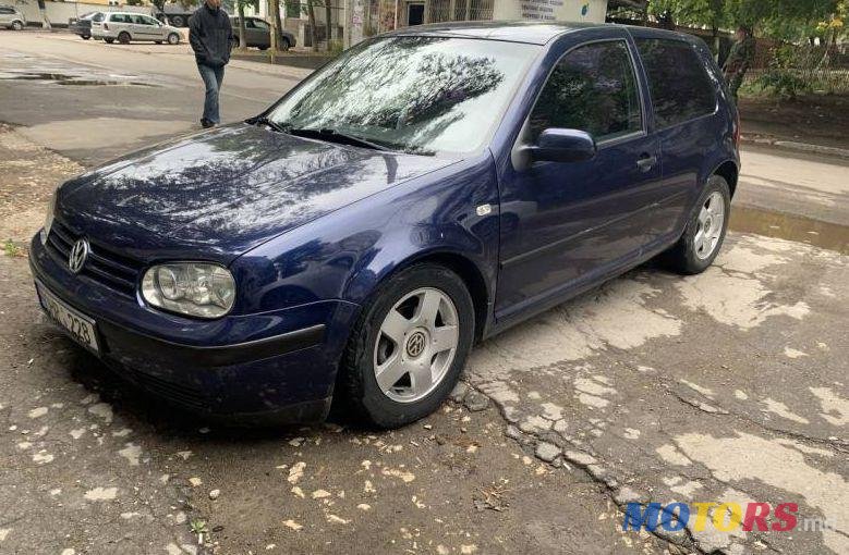 2001' Volkswagen Golf photo #1
