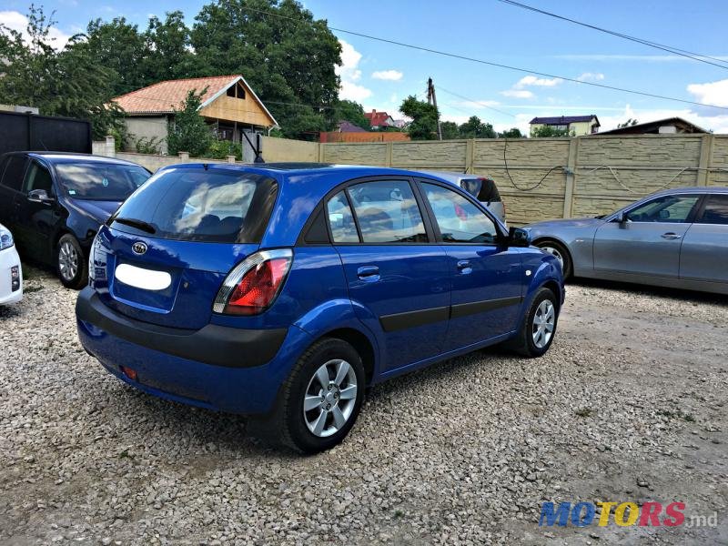 2006' Kia Rio photo #2