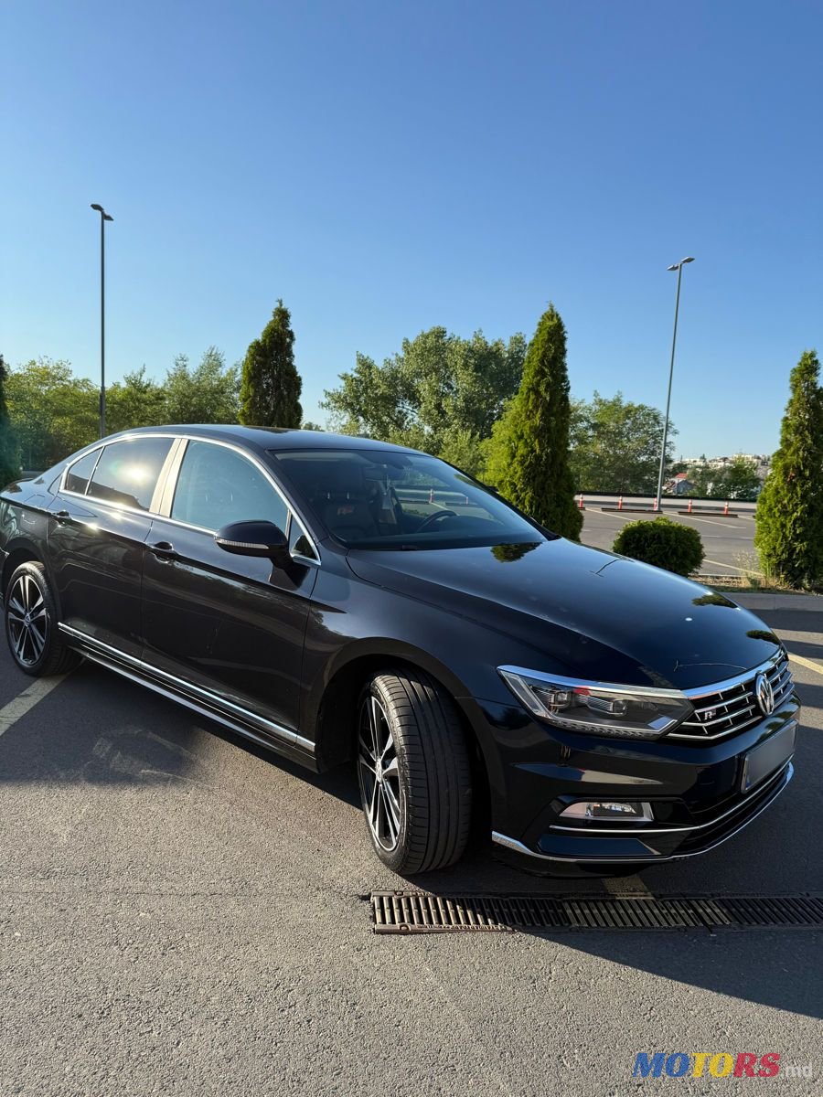 2017' Volkswagen Passat photo #2