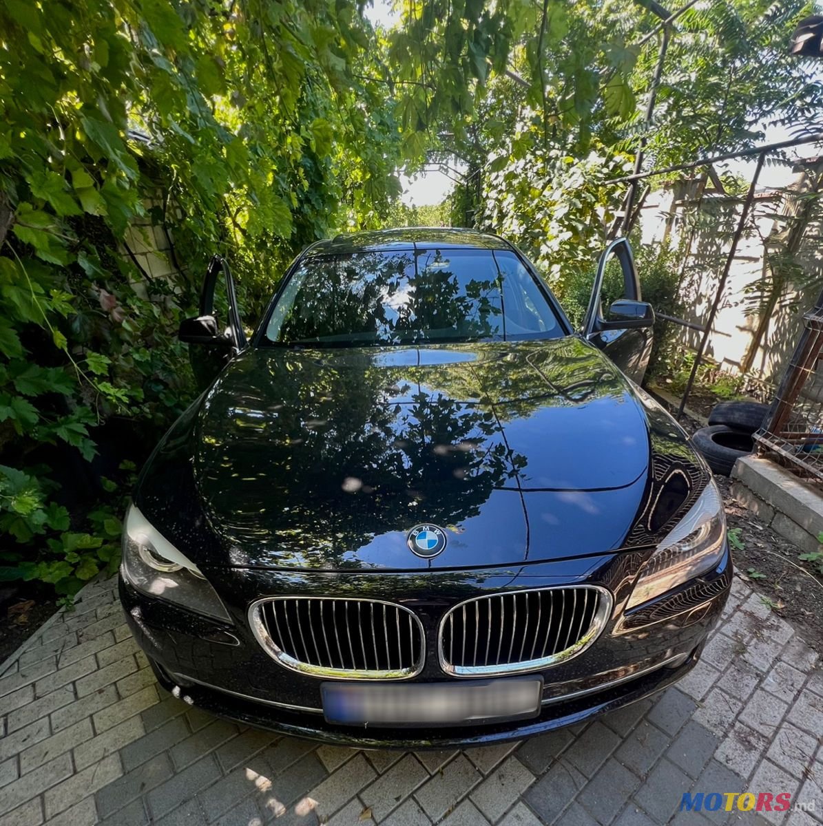 2012' BMW 7 Series photo #1