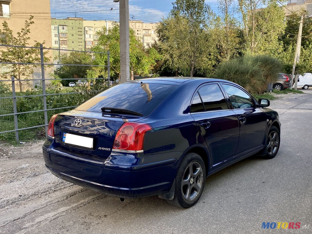 2004' Toyota Avensis photo #5