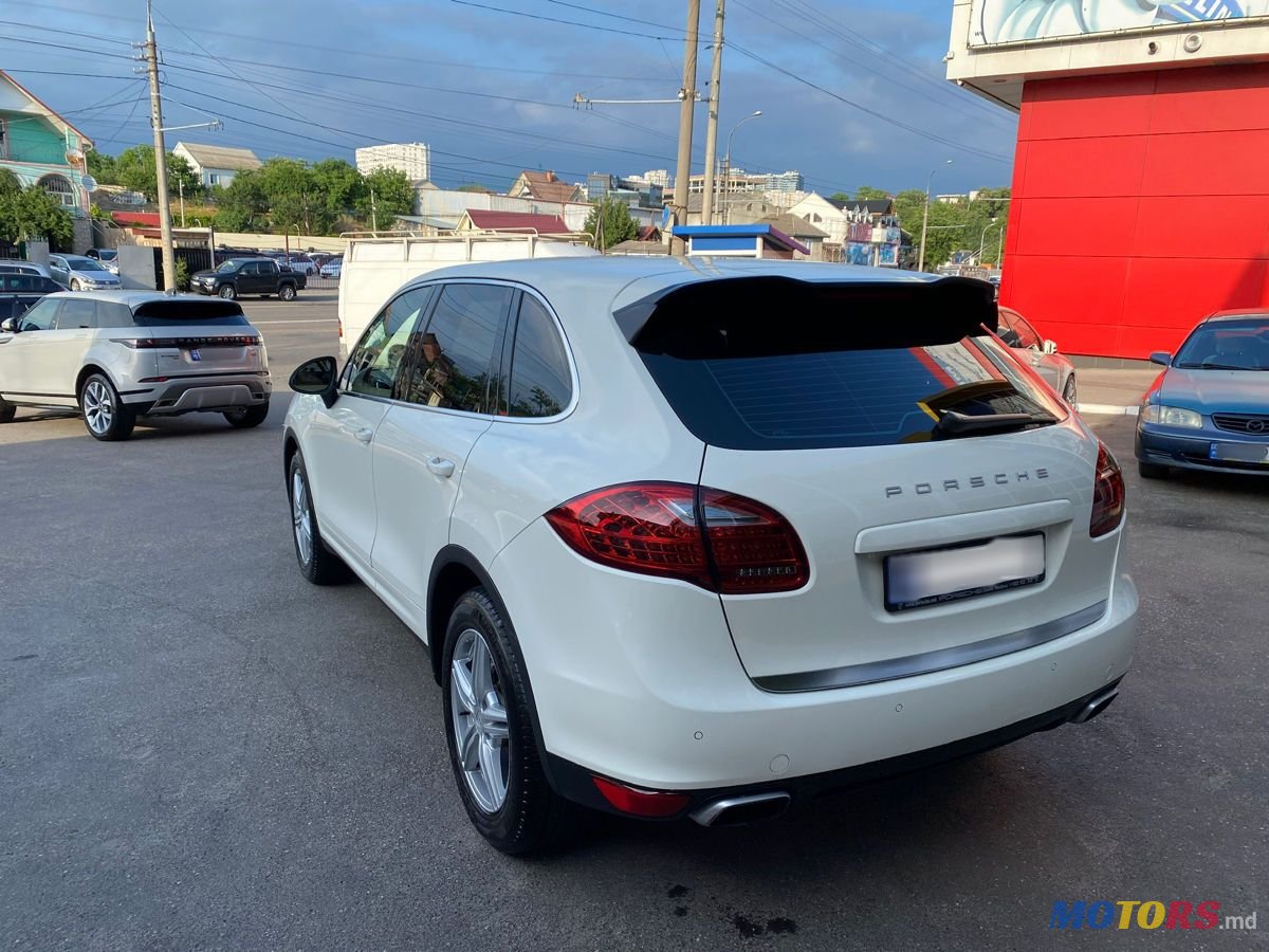 2010' Porsche Cayenne photo #5