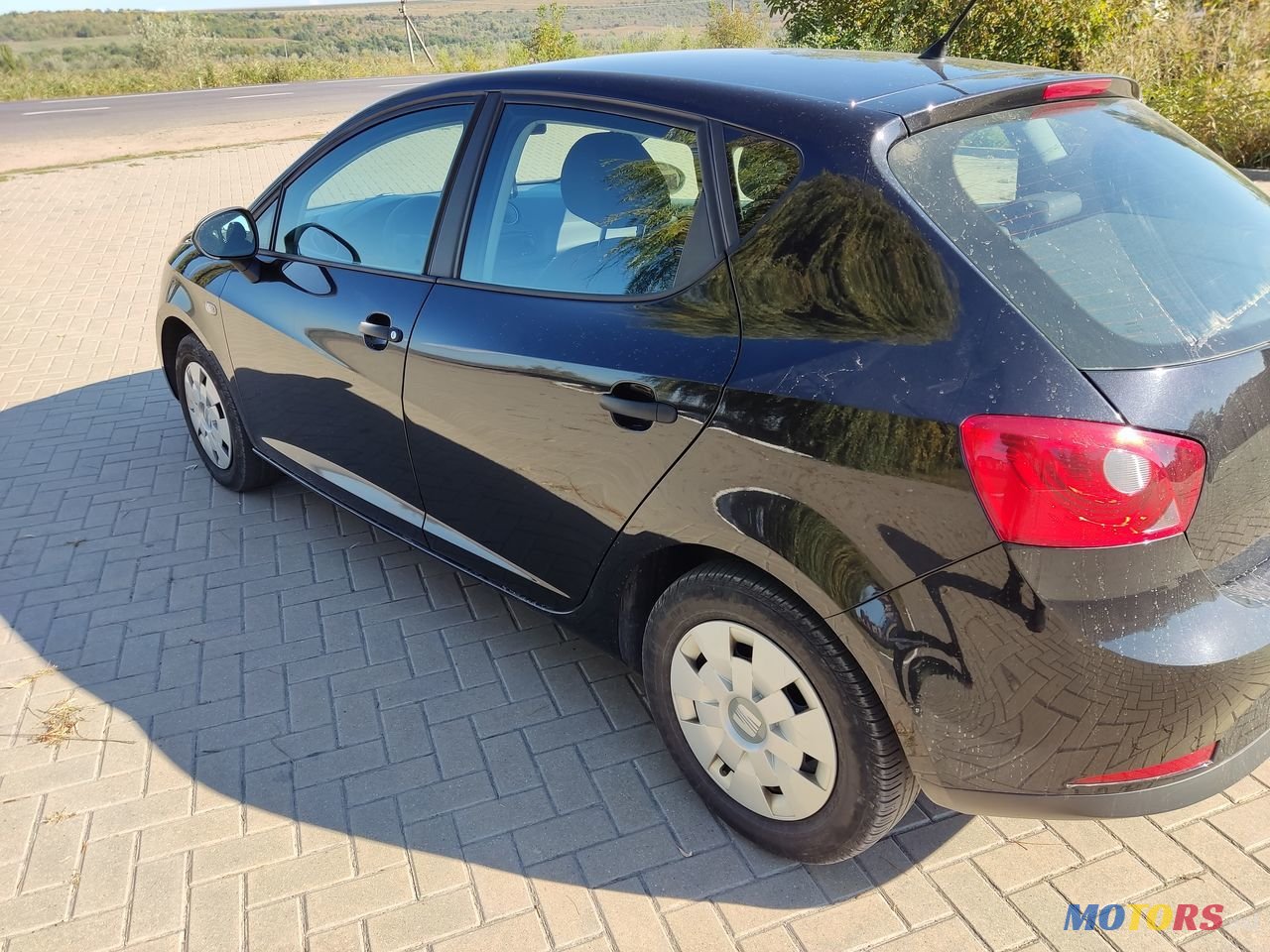 2011' SEAT Ibiza photo #2