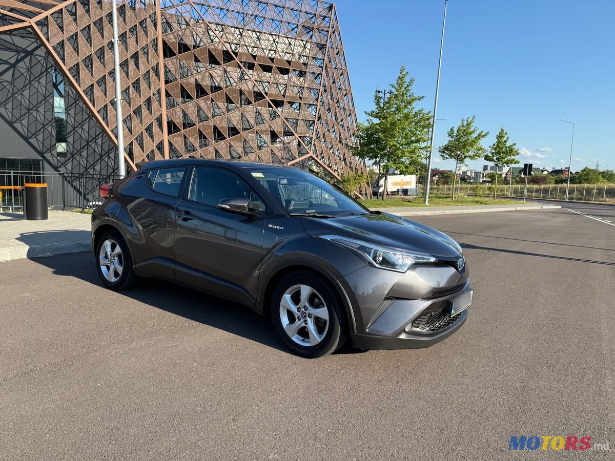 2018' Toyota C-HR photo #3