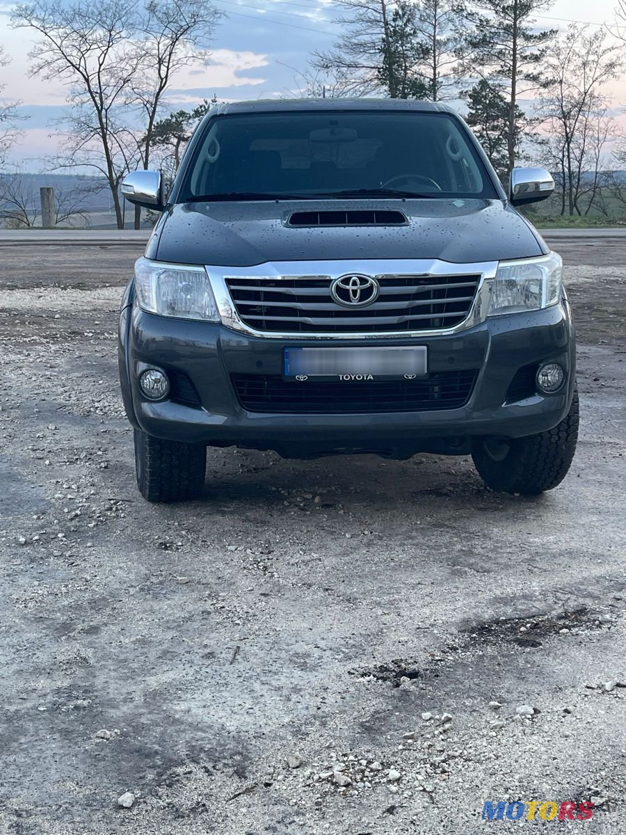 2016' Toyota Hilux photo #1