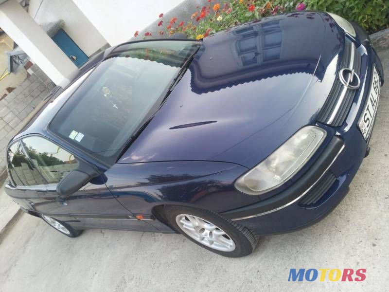 1995' Opel Omega photo #4