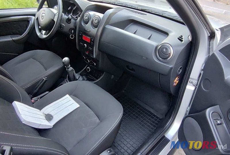 2015' Dacia Duster photo #4