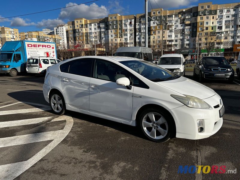 2010' Toyota Prius photo #3