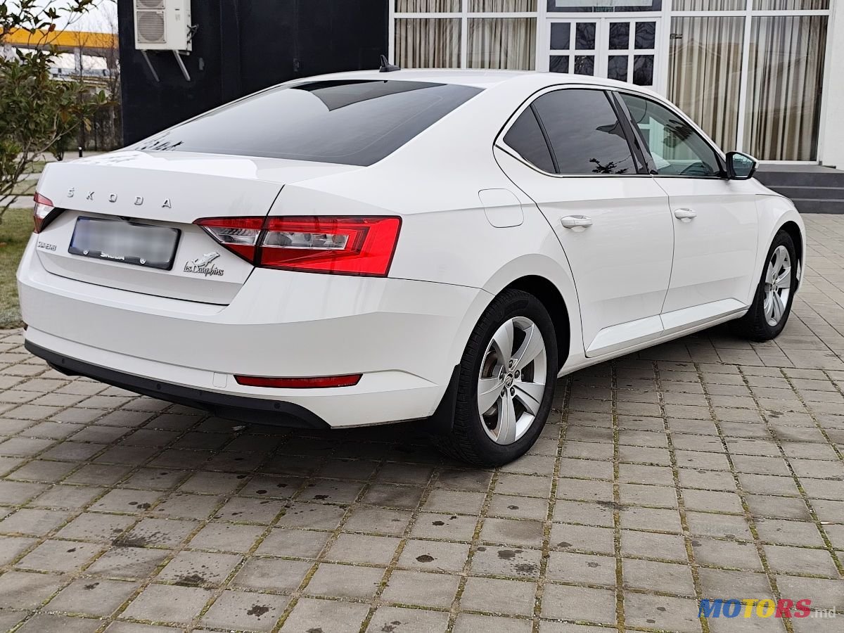 2021' Skoda Superb photo #4