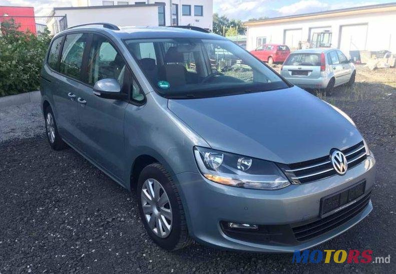 2010' Volkswagen Sharan photo #2