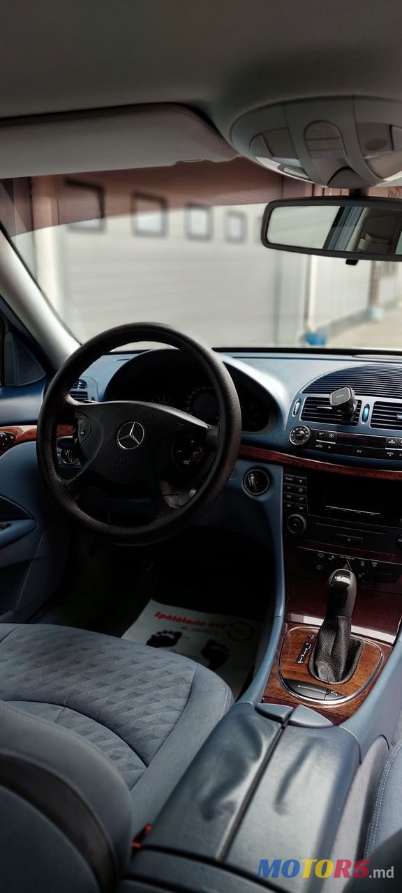 2005' Mercedes-Benz E Класс photo #4