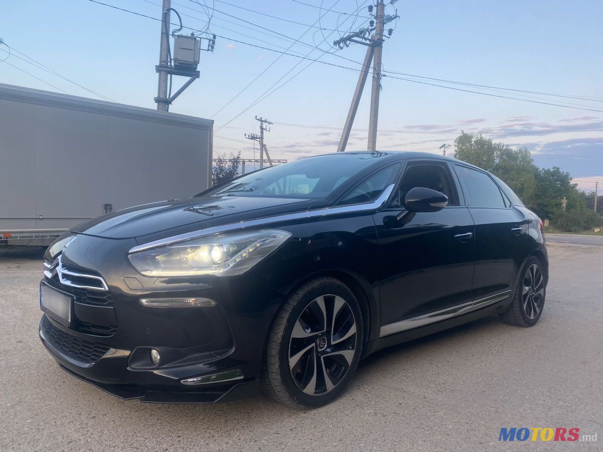 2013' Citroen DS5 photo #2