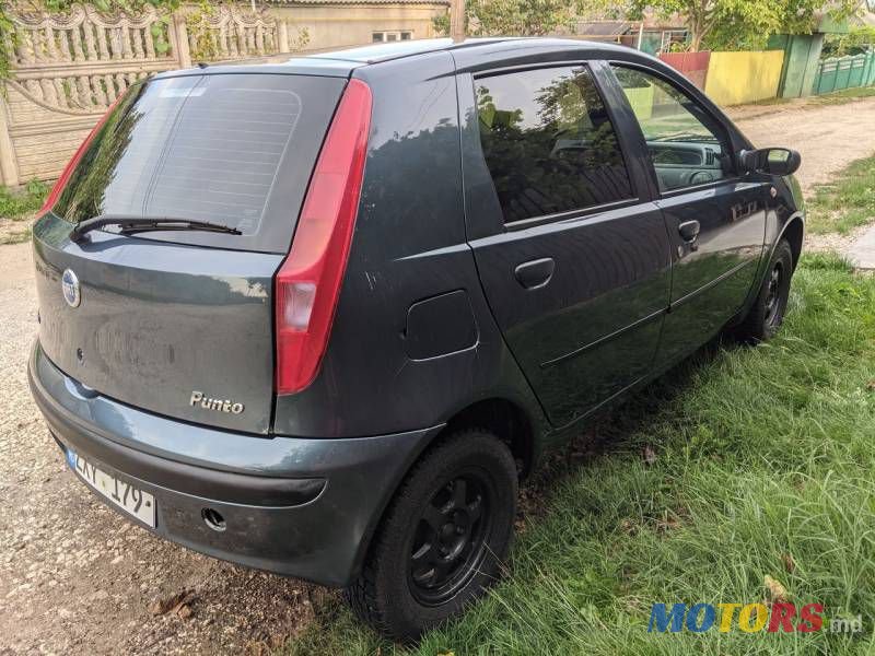 2002' Fiat Punto photo #2