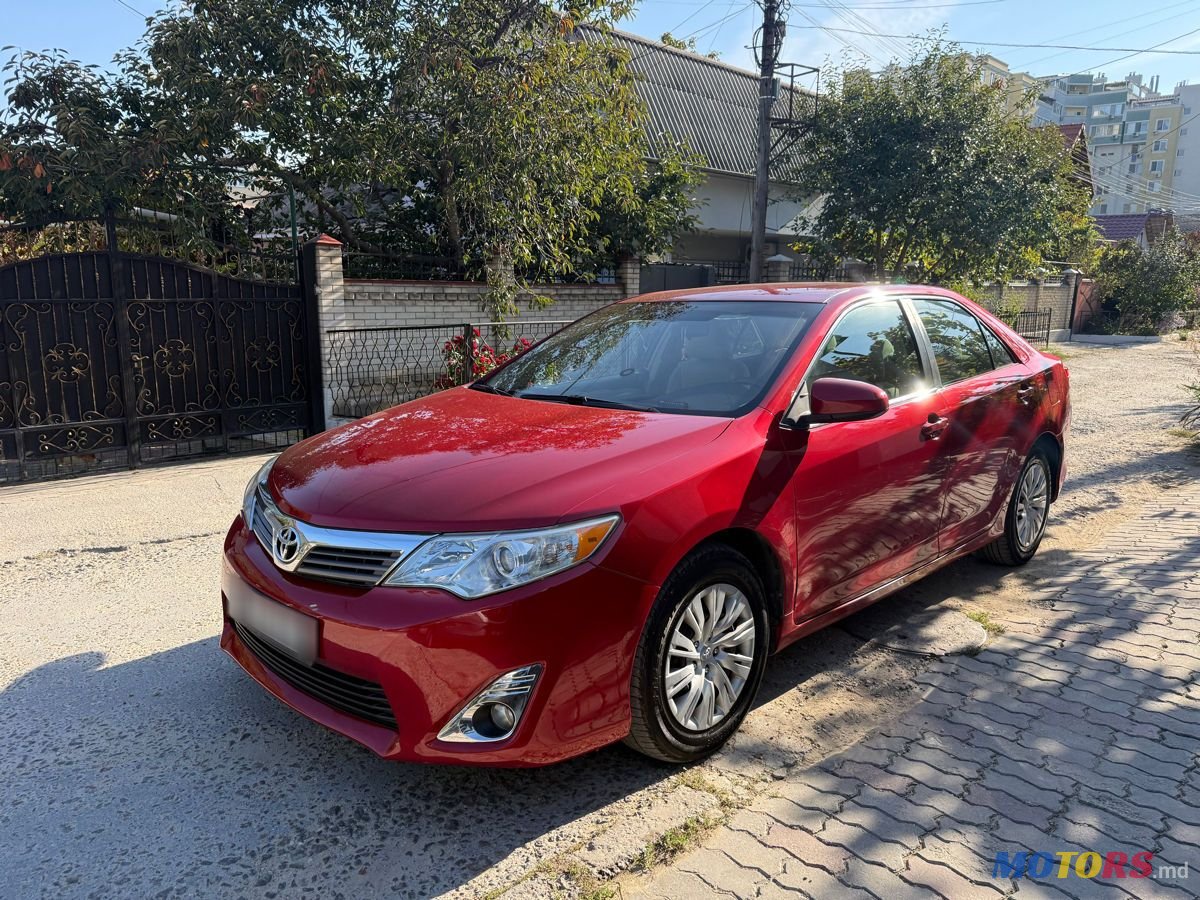 2012' Toyota Camry photo #2