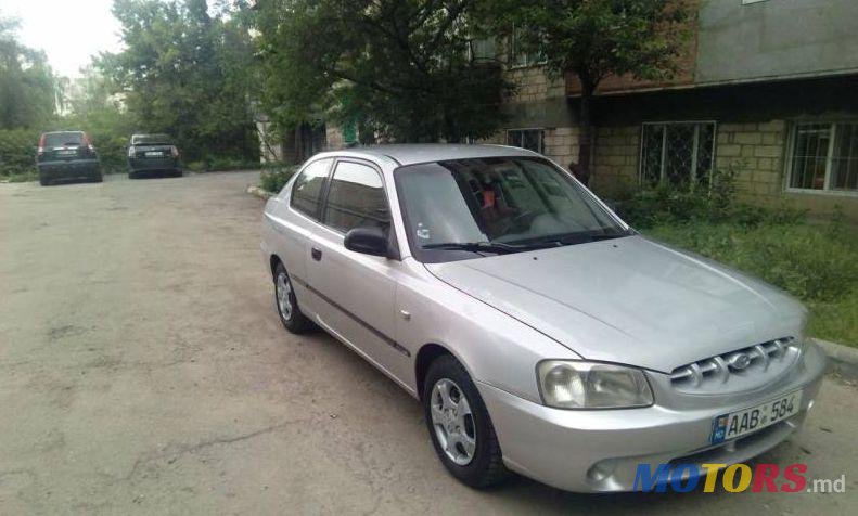2001' Hyundai Accent photo #1
