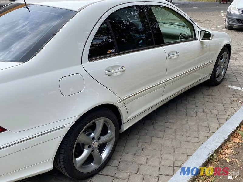 2006' Mercedes-Benz C-Class photo #3