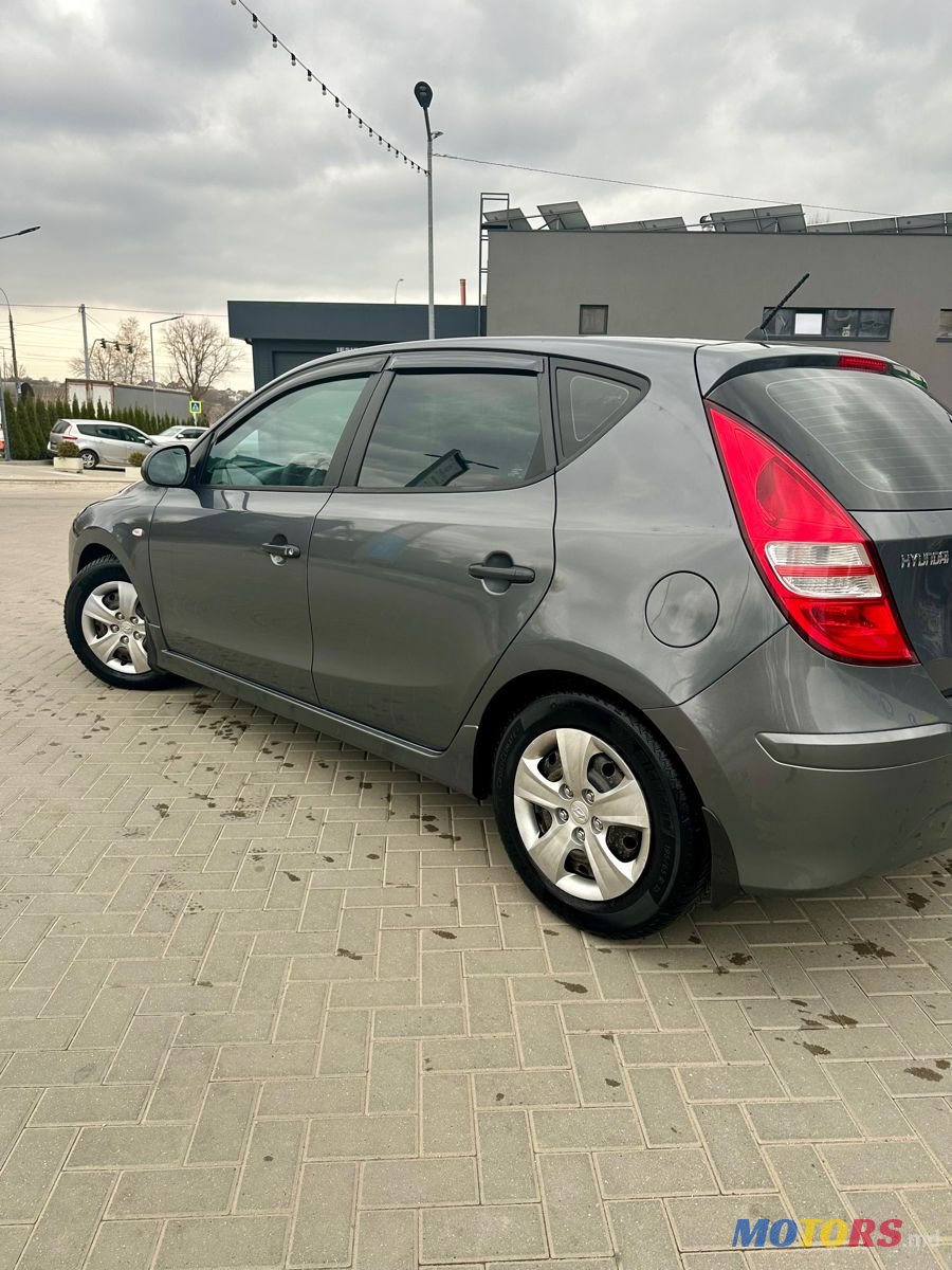 2011' Hyundai i30 photo #3