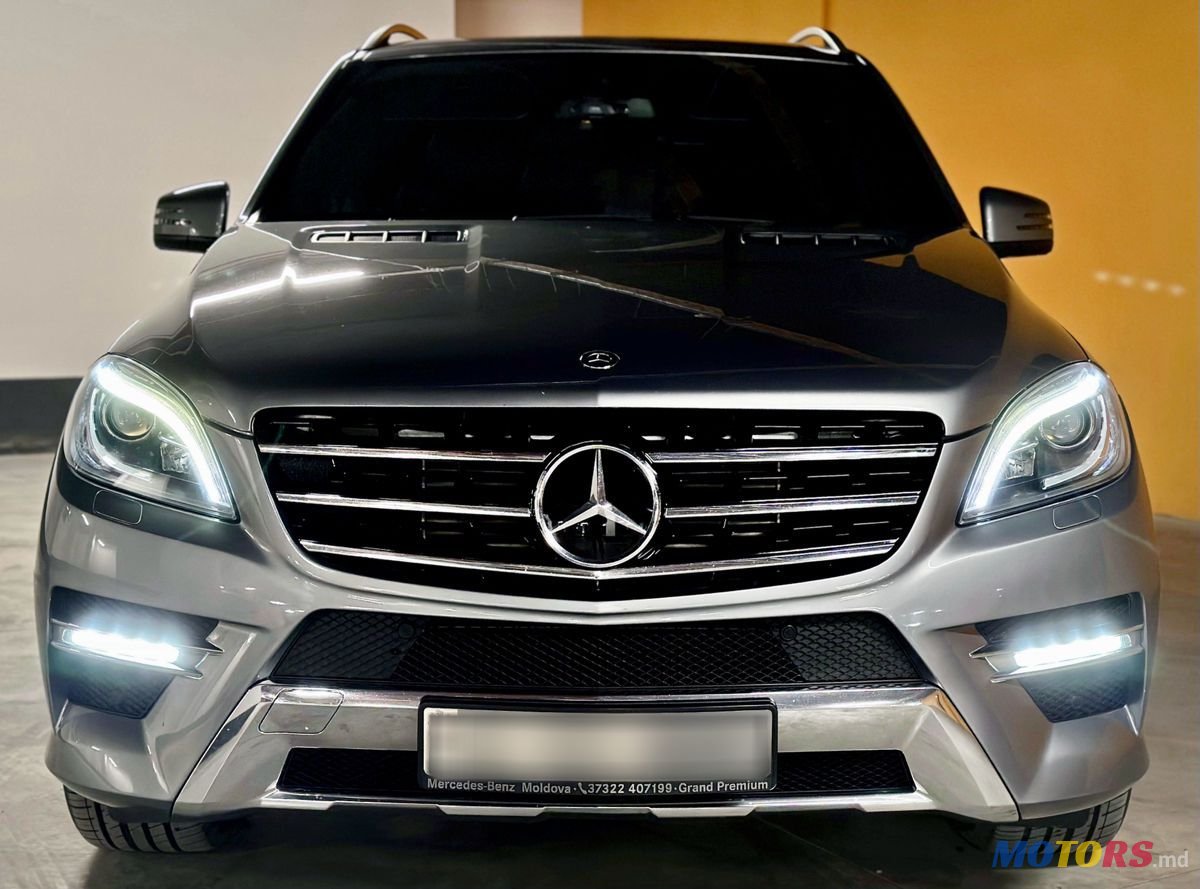 2012' Mercedes-Benz M Класс photo #1