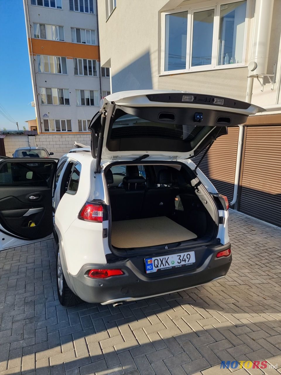 2016' Jeep Cherokee photo #2