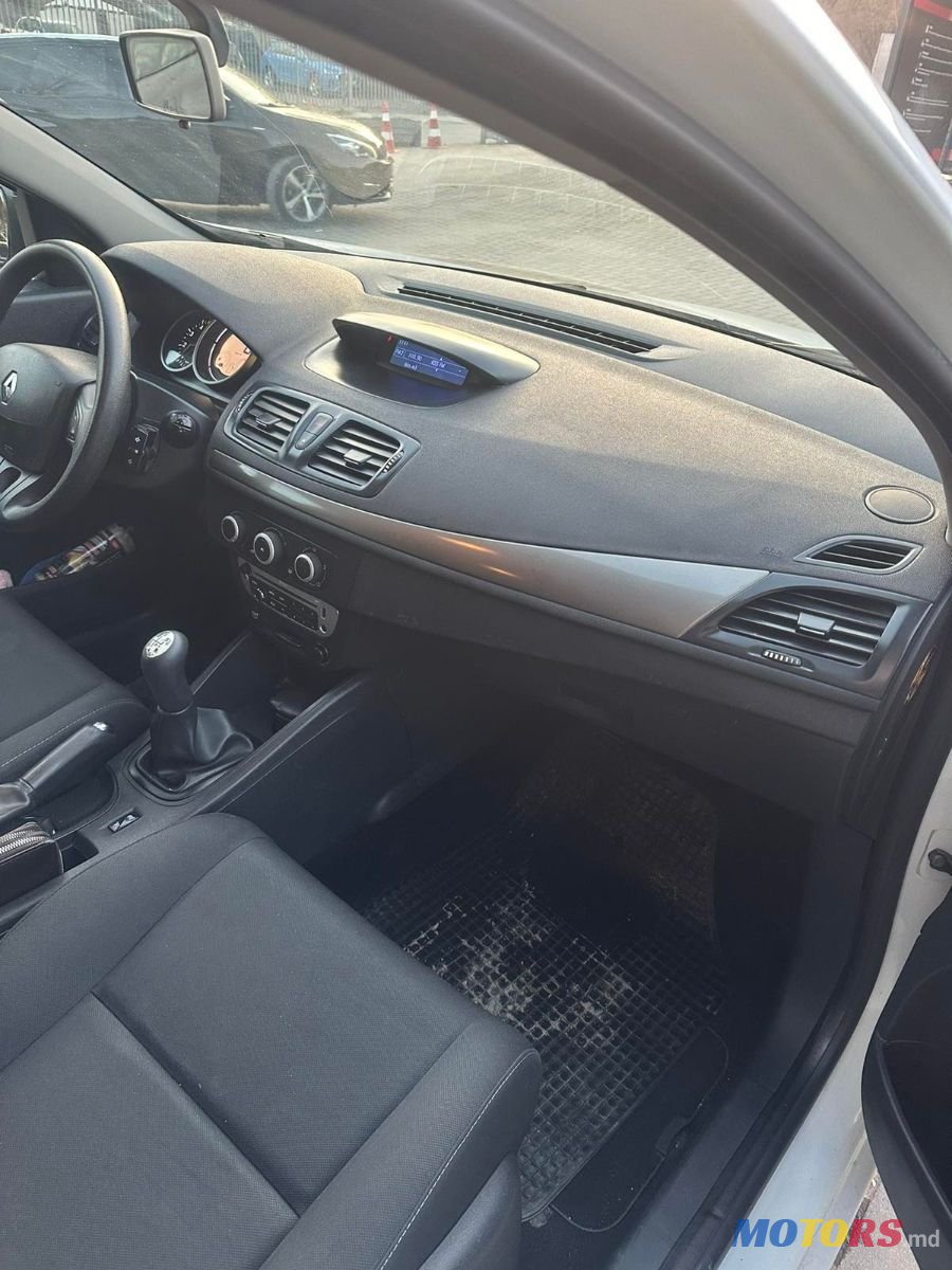 2012' Renault Megane photo #3