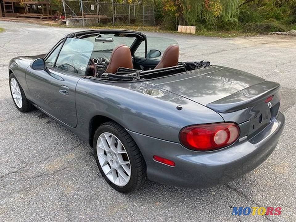 2002' Mazda MX-5 photo #2