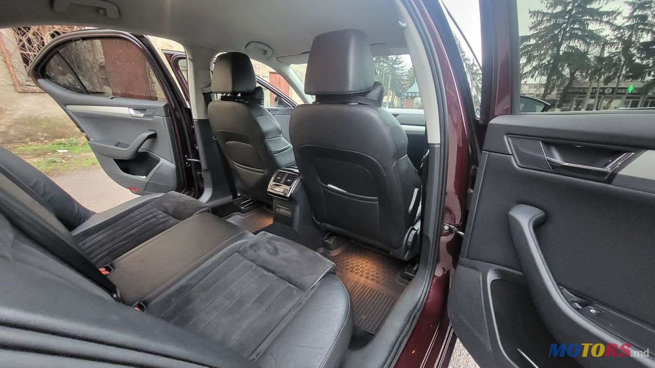 2015' Skoda Superb photo #3