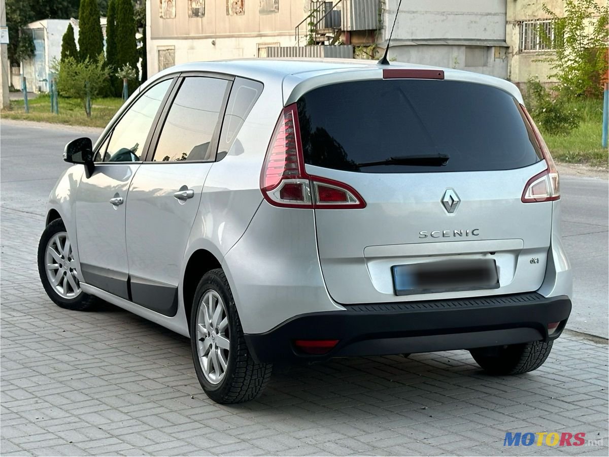2009' Renault Scenic photo #3