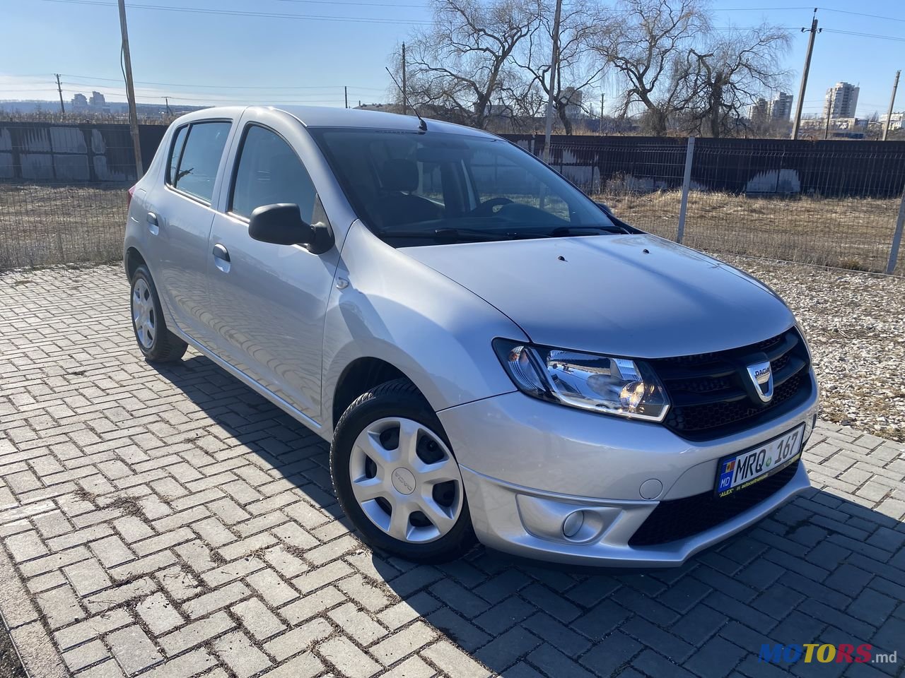 2012' Dacia Sandero photo #3