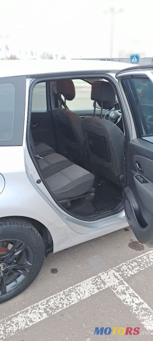 2014' Renault Grand Scenic photo #4