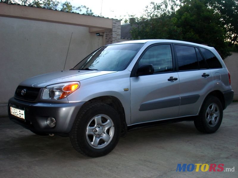 2005' Toyota RAV4 photo #1