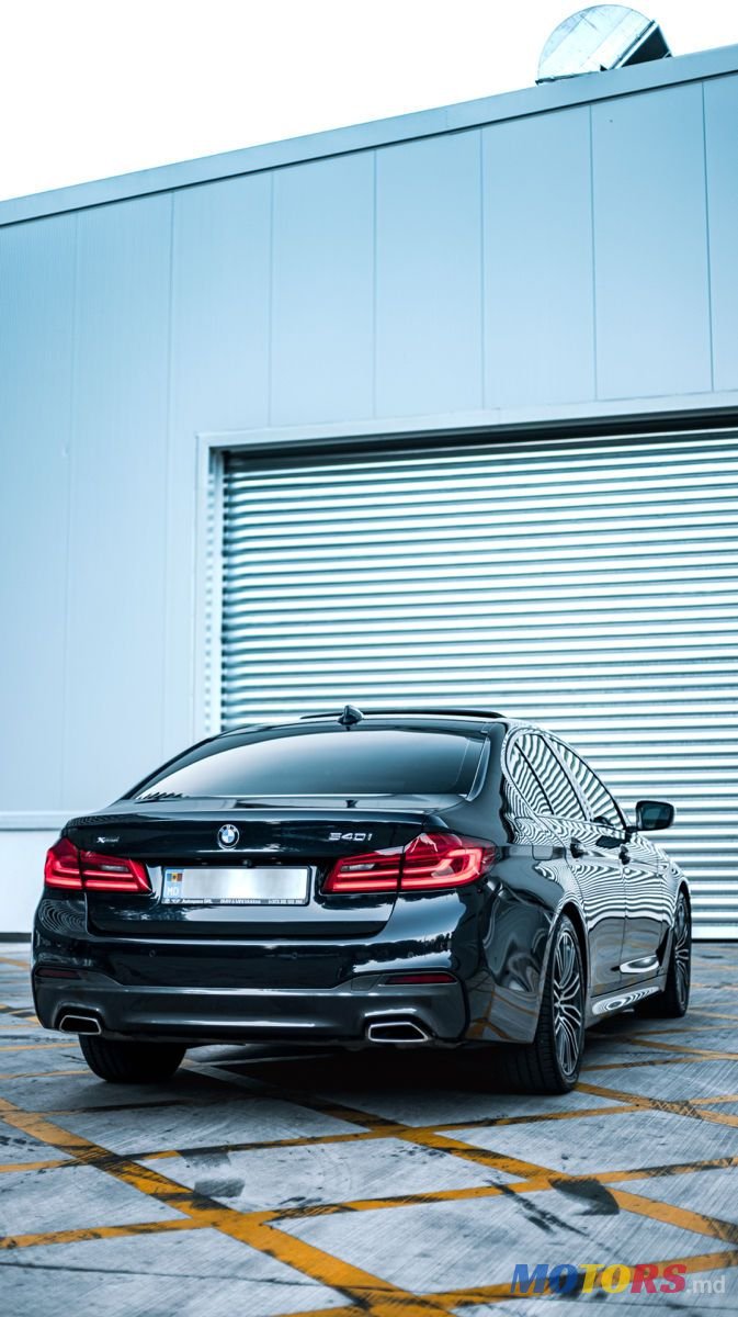 2018' BMW 5 Series photo #3