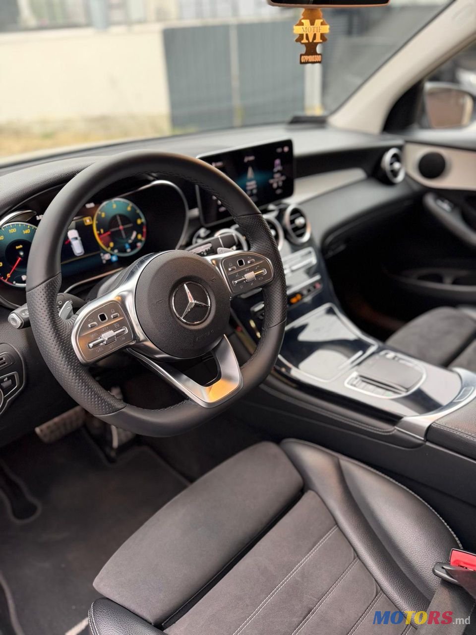 2020' Mercedes-Benz GLC photo #4