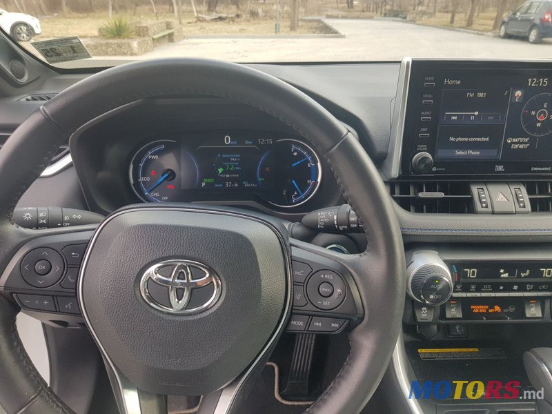 2020' Toyota RAV4 photo #6
