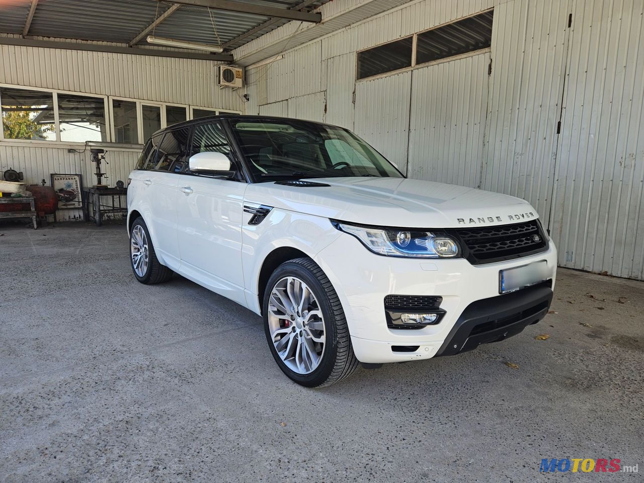 2014' Land Rover Range Rover Sport photo #2