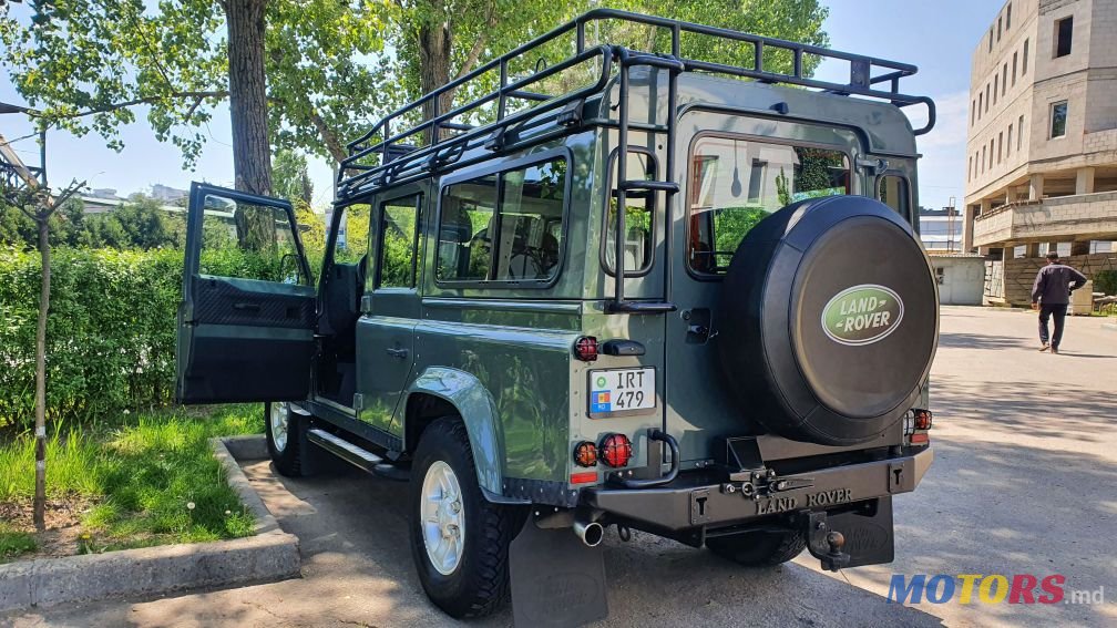 2013' Land Rover Defender photo #1