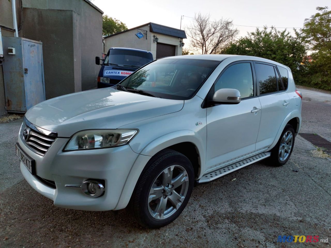 2011' Toyota RAV4 photo #3