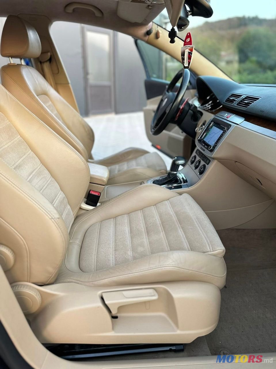 2007' Volkswagen Passat photo #2