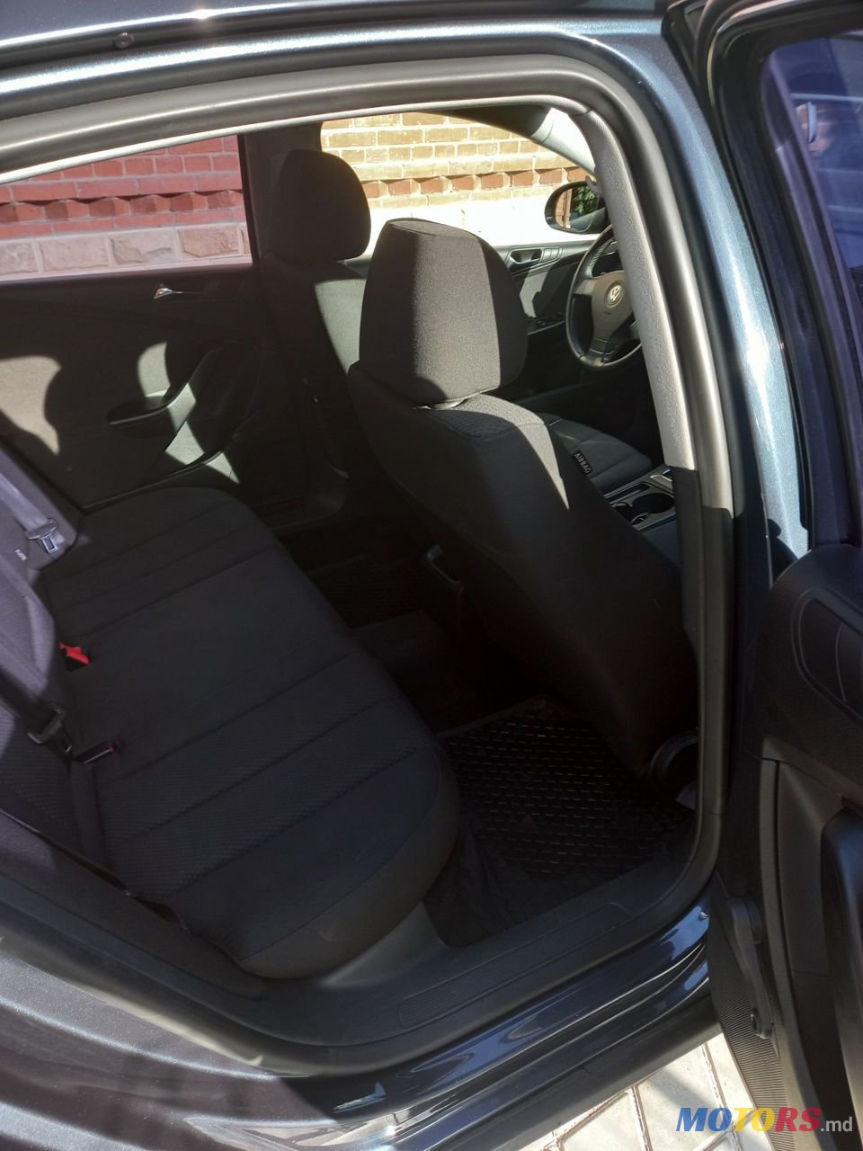 2008' Volkswagen Passat photo #6