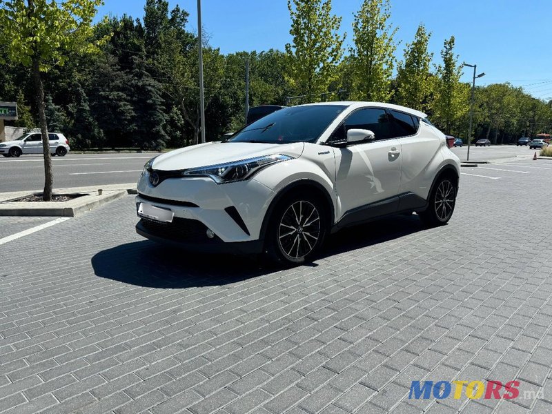 2018' Toyota C-HR photo #5